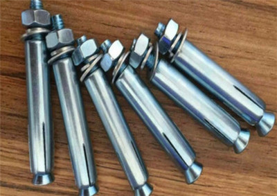 14的孔用多大的膨脹螺栓